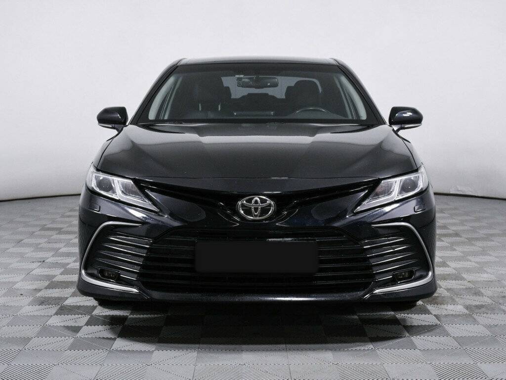 Toyota Camry 2021 года с пробегом. Фото: #1