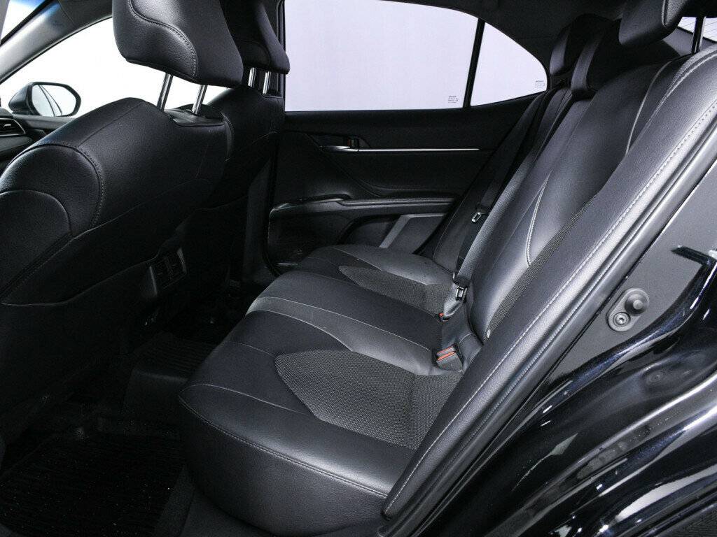 Toyota Camry 2021 года с пробегом. Фото: #11