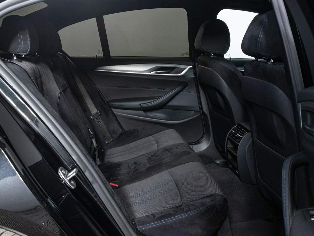 BMW 5 серии 2019 года с пробегом. Фото: #12