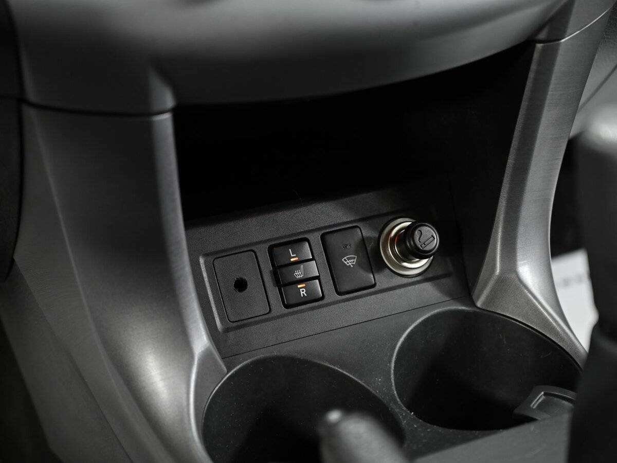 Toyota RAV4 2007 года с пробегом. Фото: #9