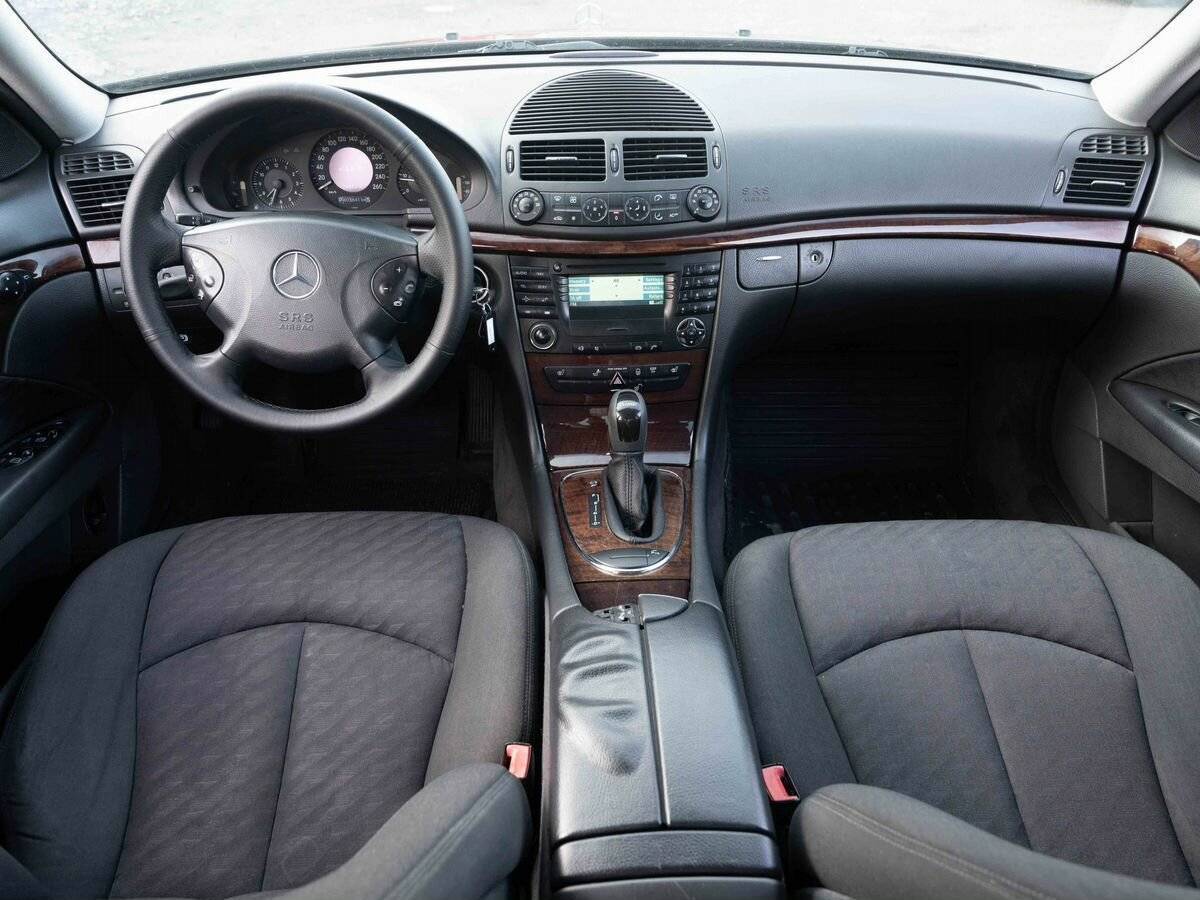 Mercedes-Benz E-Класс 2004 года с пробегом. Фото: #13