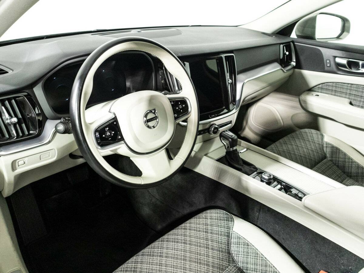 Volvo V60 Cross Country 2020 года с пробегом. Фото: #10