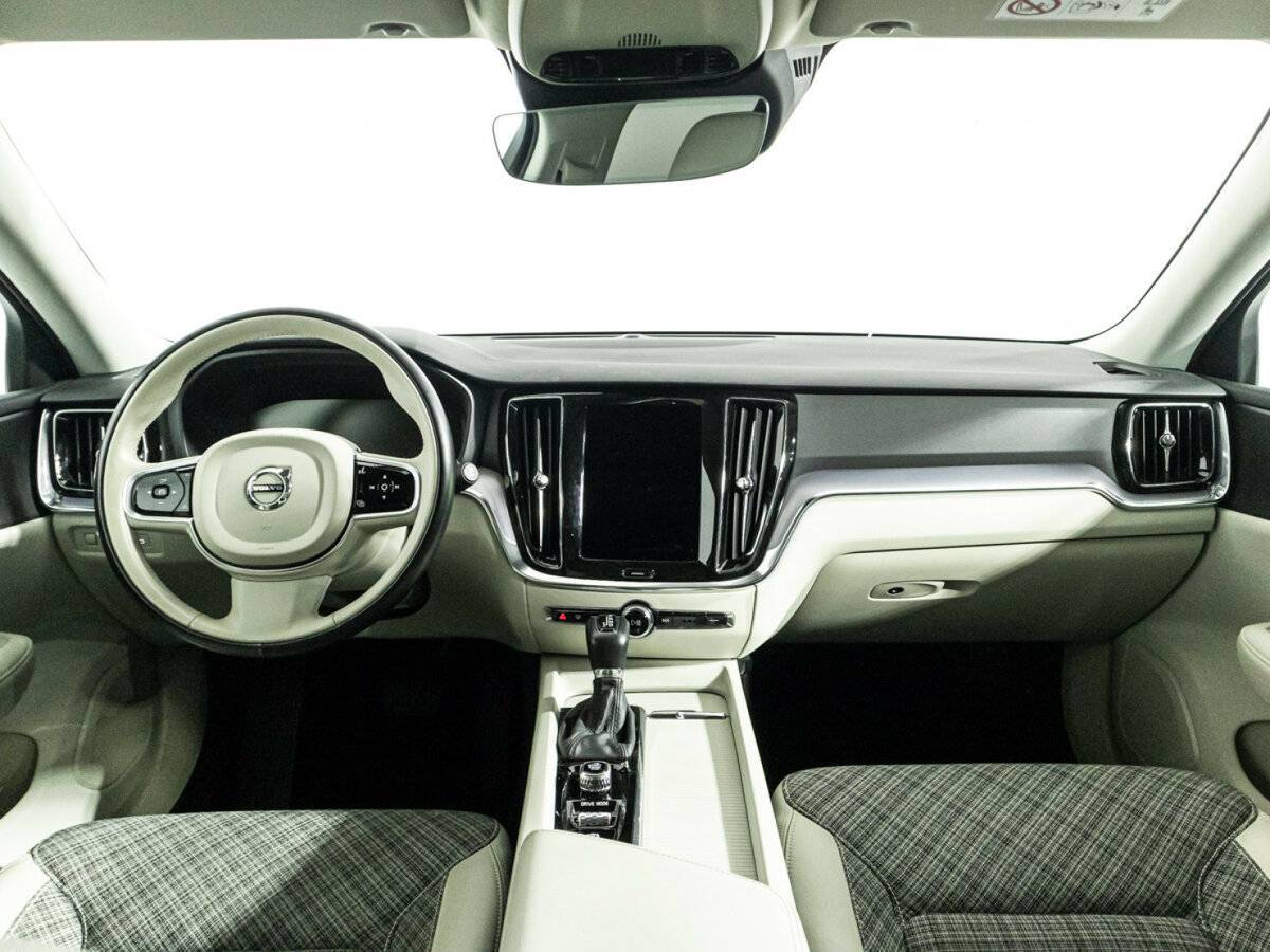 Volvo V60 Cross Country 2020 года с пробегом. Фото: #12
