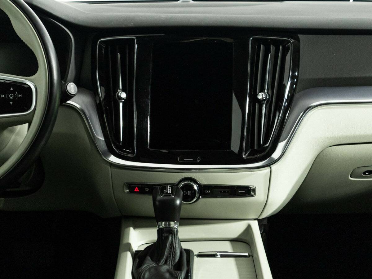 Volvo V60 Cross Country 2020 года с пробегом. Фото: #13