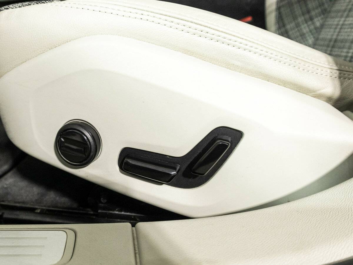 Volvo V60 Cross Country 2020 года с пробегом. Фото: #16