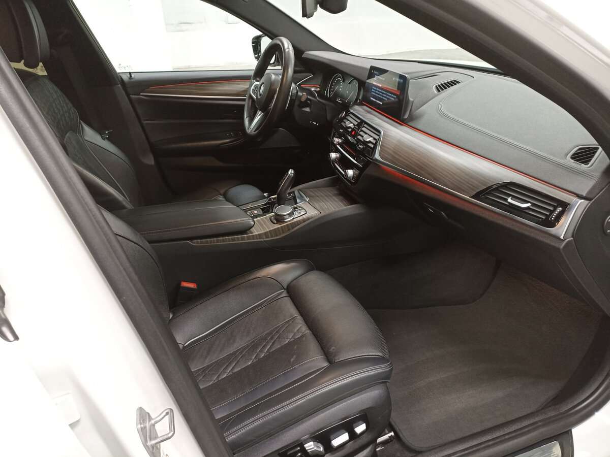 BMW 5 серии 2018 года с пробегом. Фото: #10