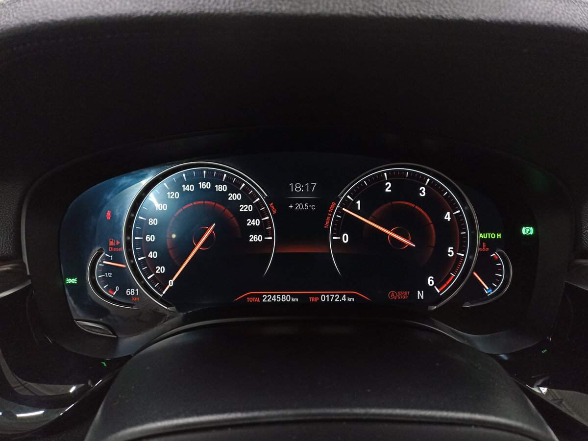 BMW 5 серии 2018 года с пробегом. Фото: #12