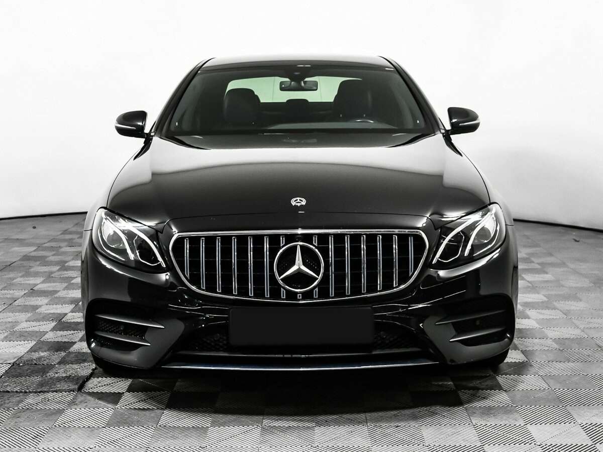 Mercedes-Benz E-Класс 2019 года с пробегом. Фото: #1