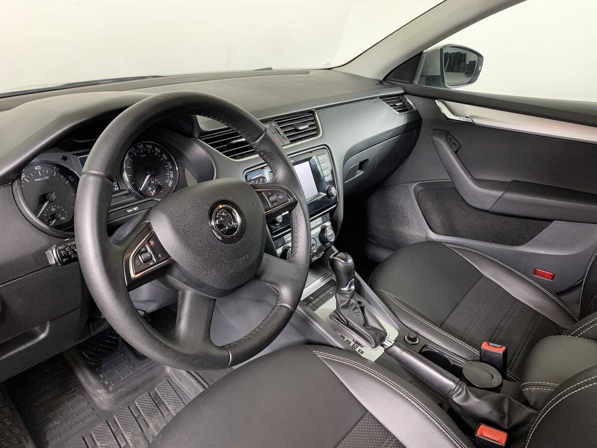 Б/У Шкода Октавия 2013 года. Фото: #10