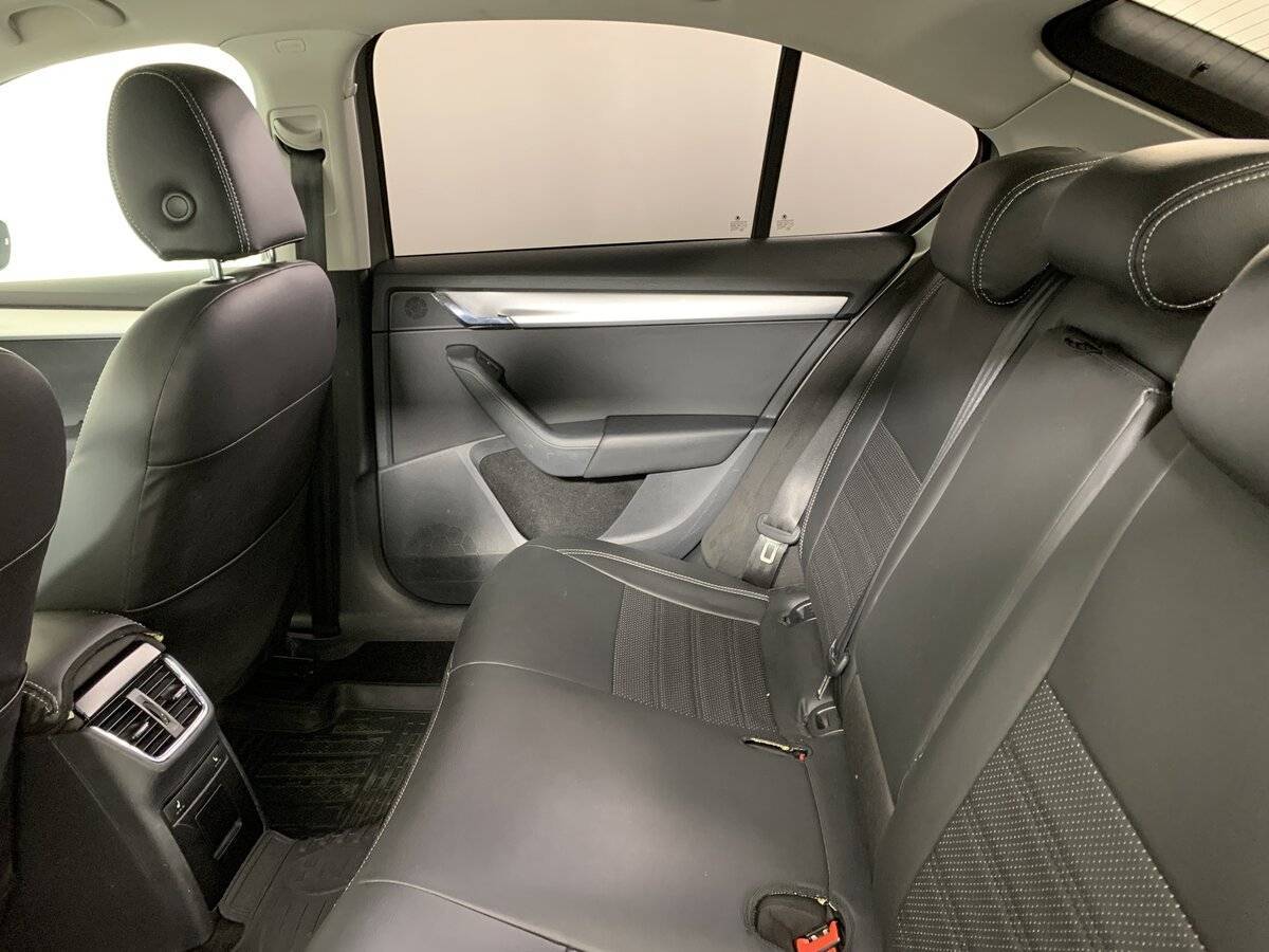 Б/У Шкода Октавия 2013 года. Фото: #17