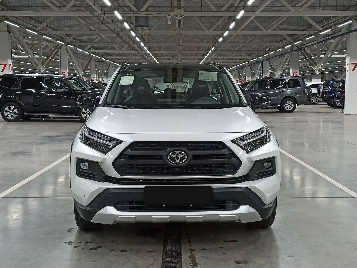 Toyota RAV4 2024 года с пробегом. Фото: #1