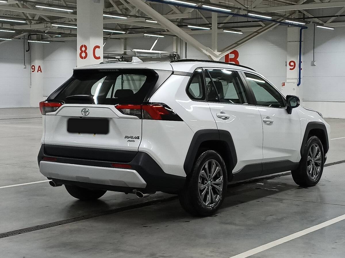 Toyota RAV4 2024 года с пробегом. Фото: #4