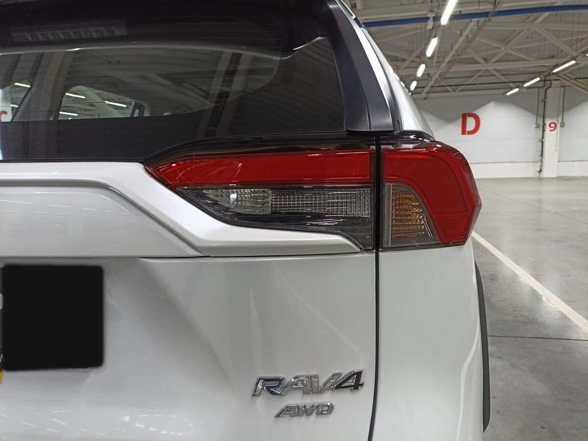 Toyota RAV4 2024 года с пробегом. Фото: #8