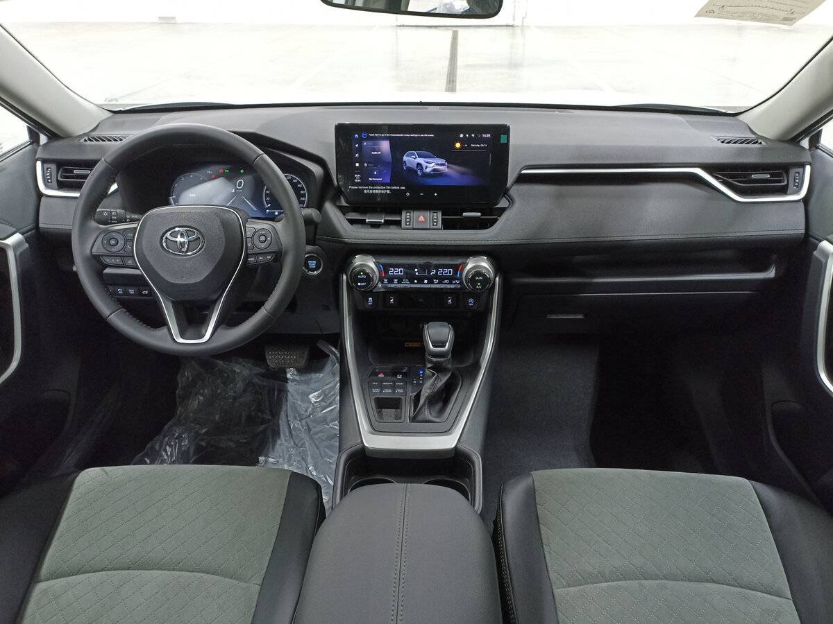 Toyota RAV4 2024 года с пробегом. Фото: #13