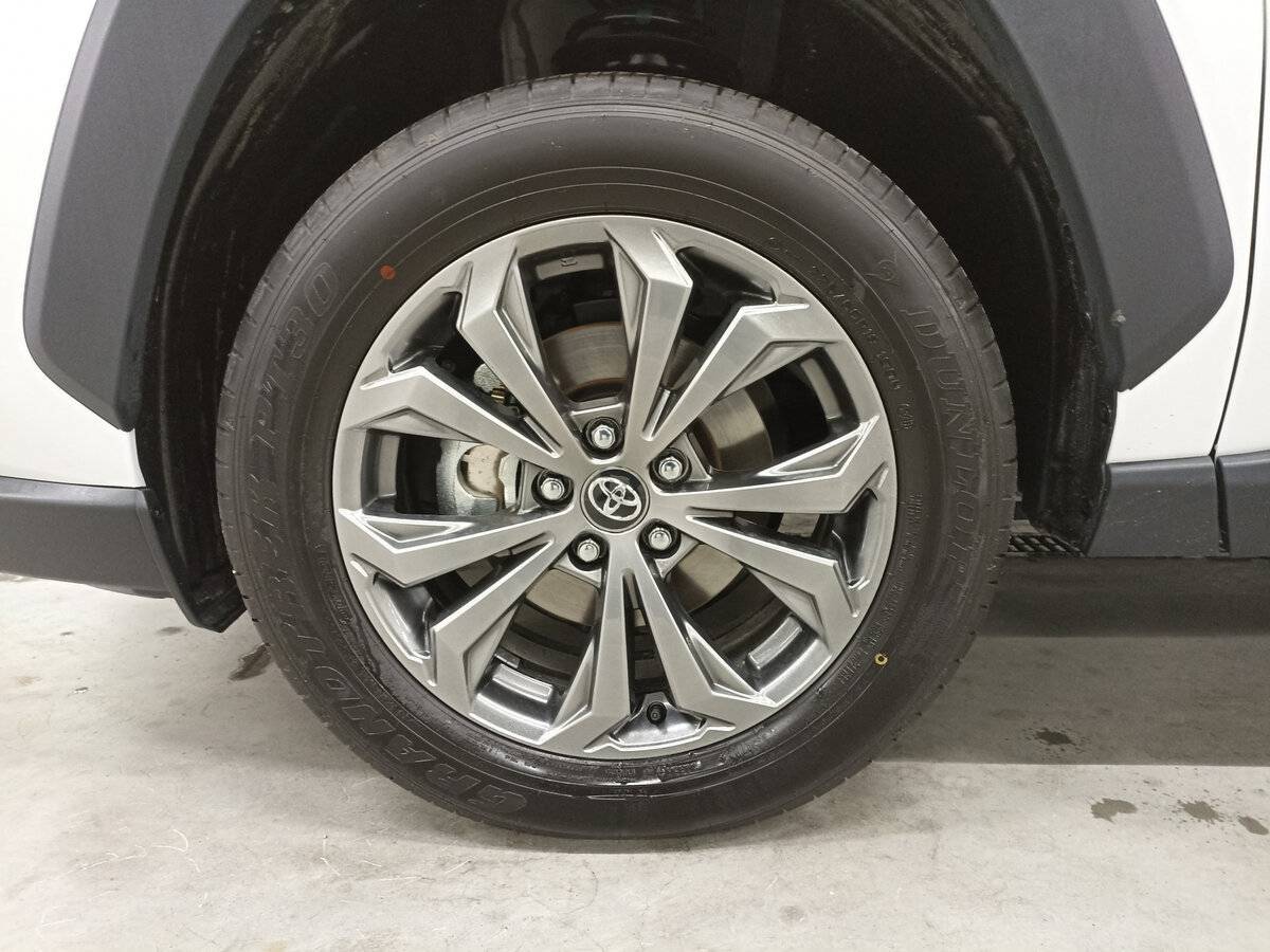 Toyota RAV4 2024 года с пробегом. Фото: #17