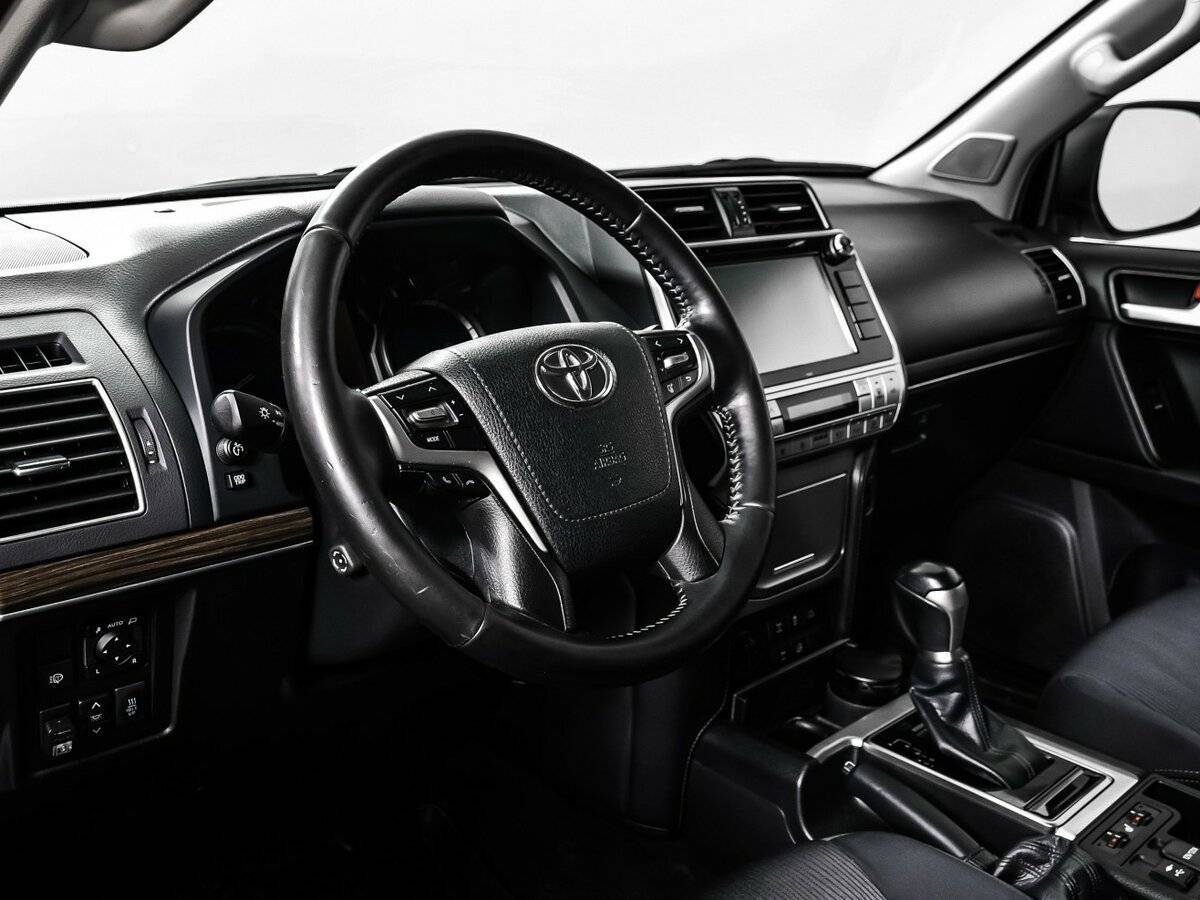 Toyota Land Cruiser Prado 2017 года с пробегом. Фото: #12