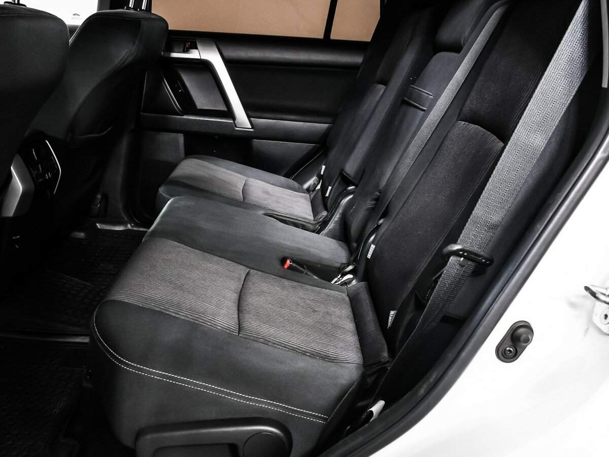 Toyota Land Cruiser Prado 2017 года с пробегом. Фото: #13
