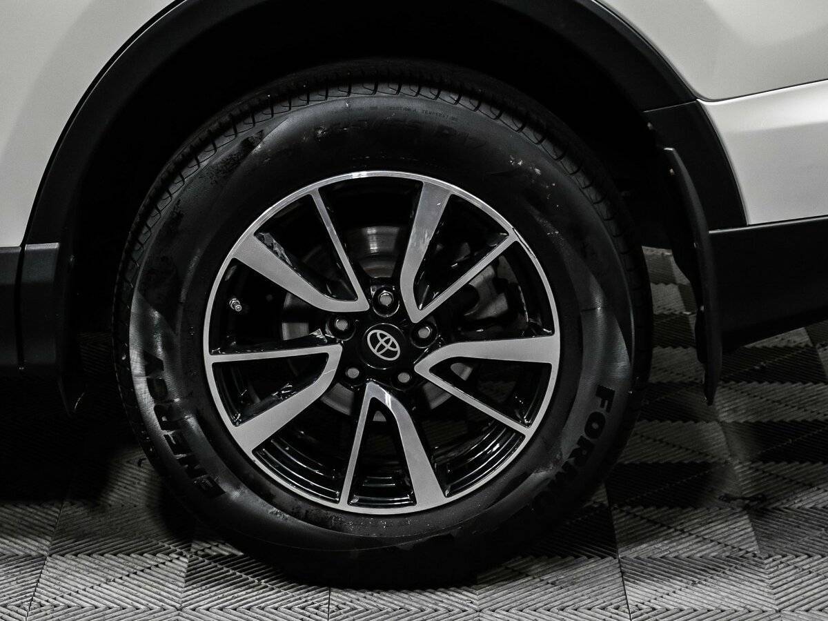 Toyota RAV4 2017 года с пробегом. Фото: #13