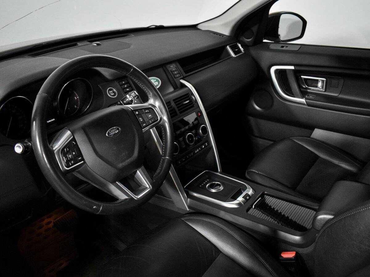 Land Rover Discovery Sport 2017 года с пробегом. Фото: #6