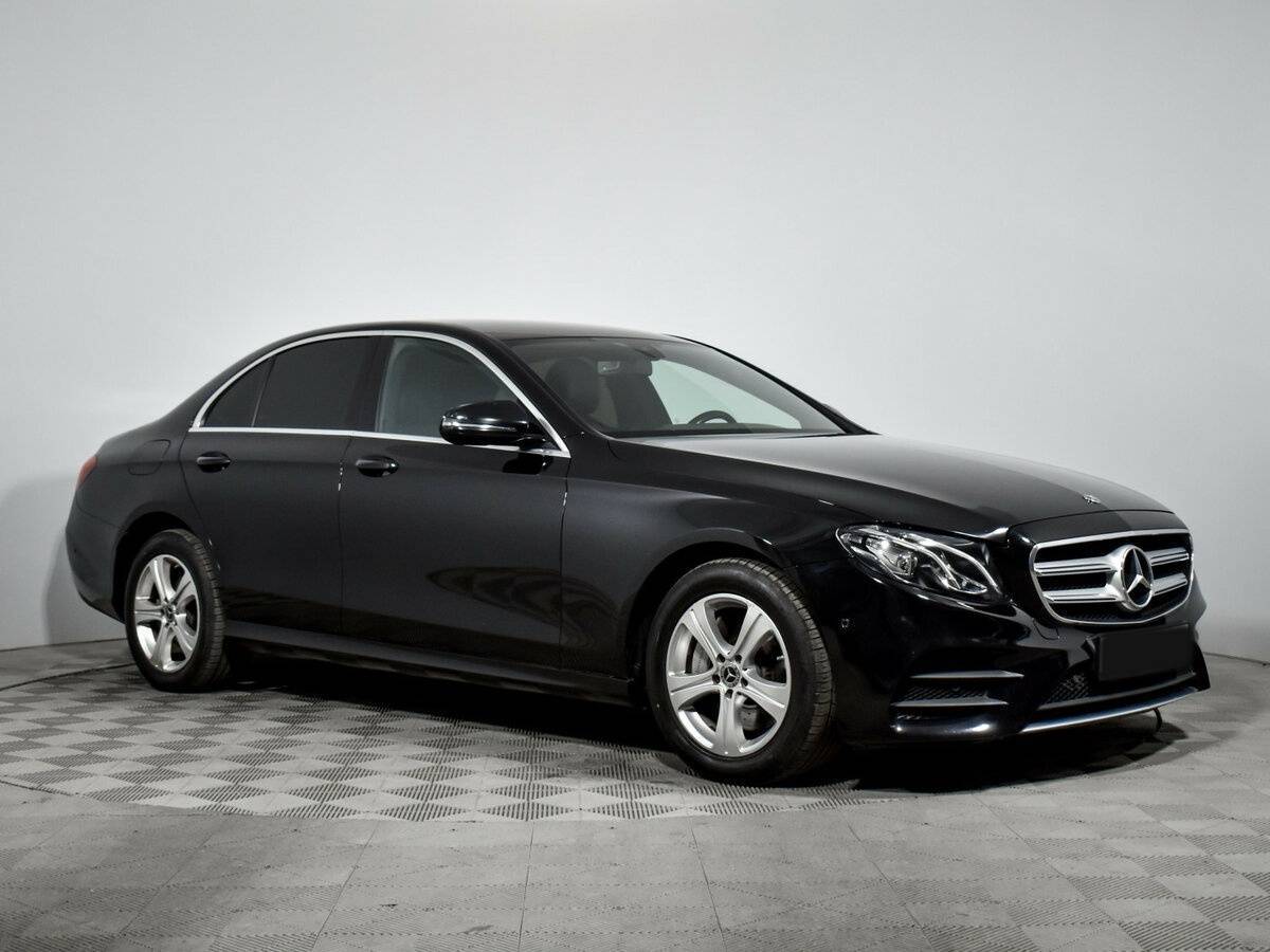 Mercedes-Benz E-Класс 2020 года с пробегом. Фото: #2