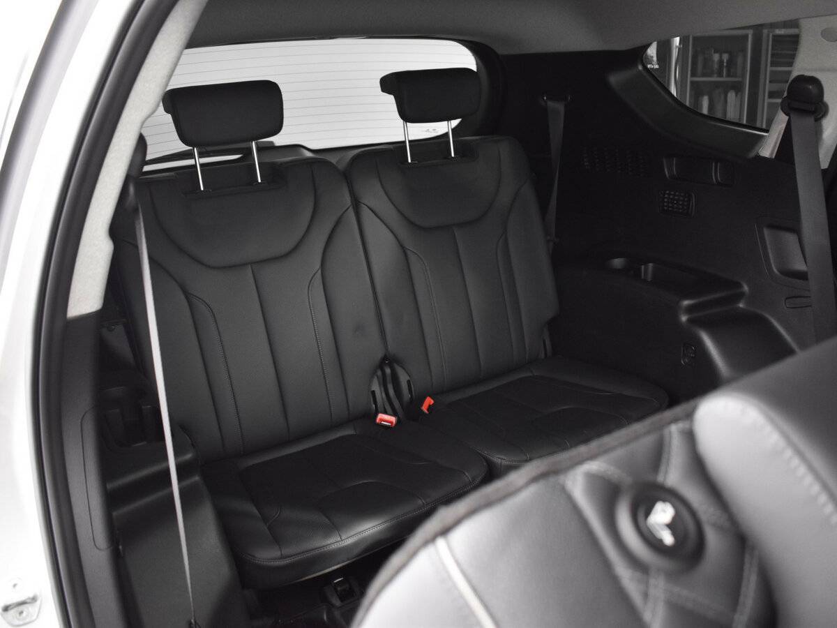 Hyundai Santa Fe 2021 года с пробегом. Фото: #12