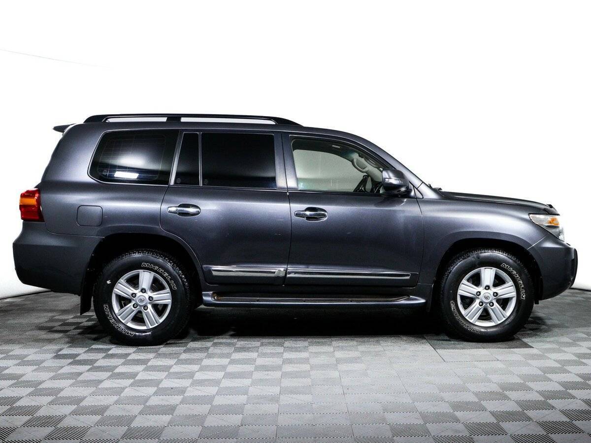 Toyota Land Cruiser 2014 года с пробегом. Фото: #3