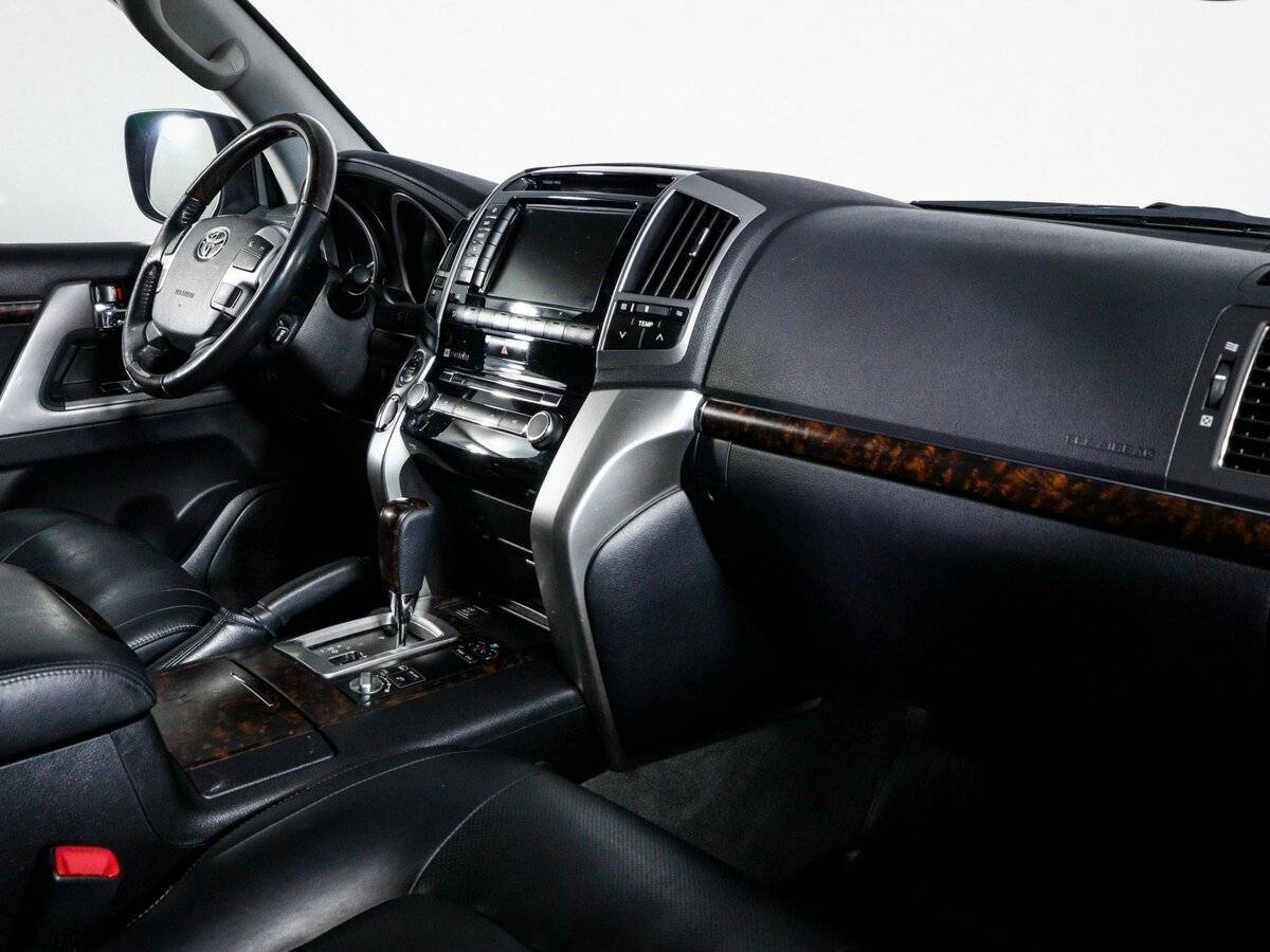 Toyota Land Cruiser 2014 года с пробегом. Фото: #8