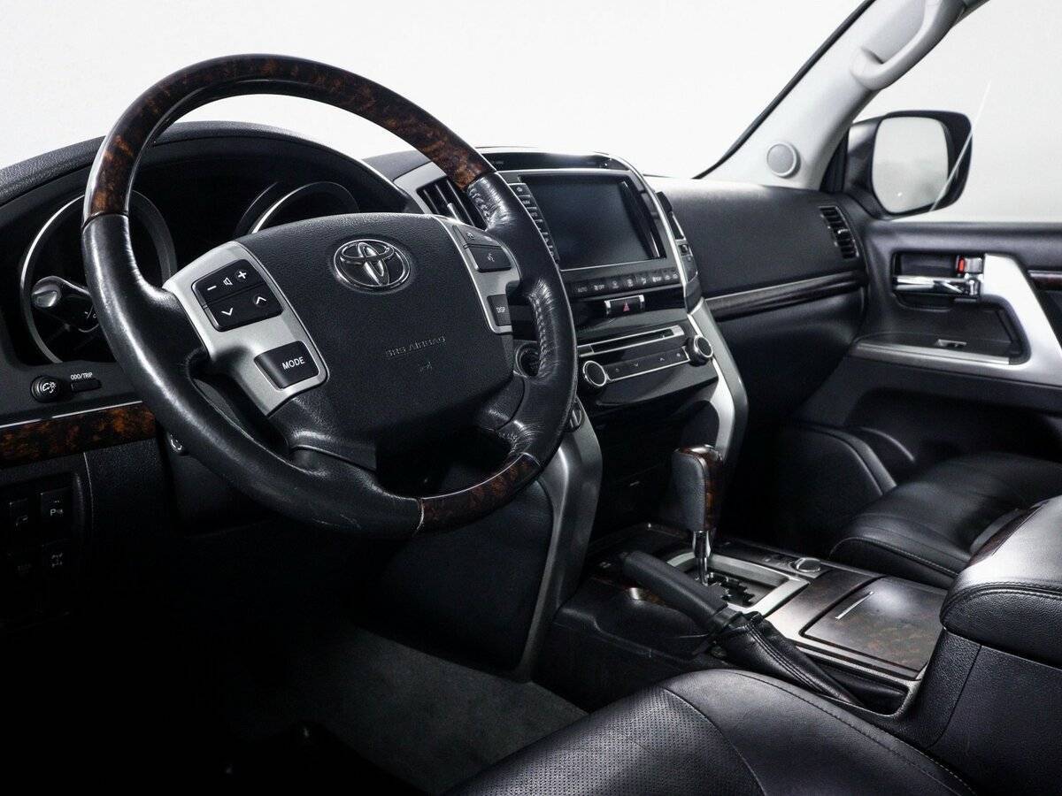 Toyota Land Cruiser 2014 года с пробегом. Фото: #13