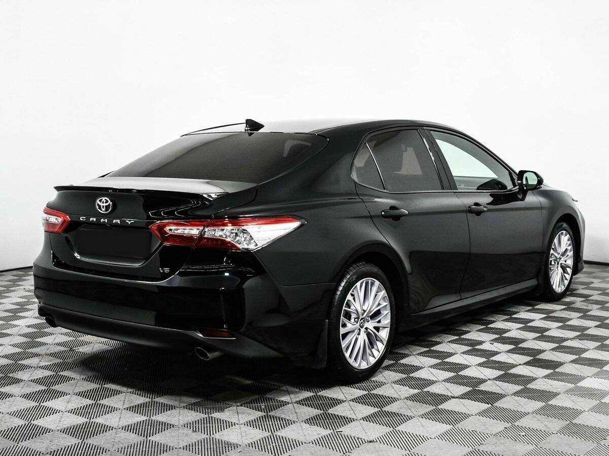 Toyota Camry 2018 года с пробегом. Фото: #4