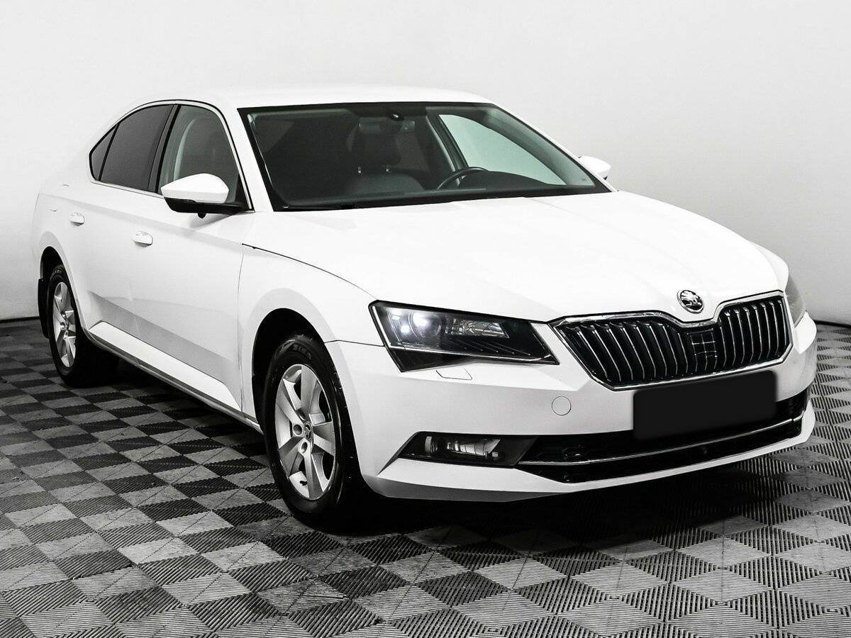 Skoda Superb 2016 года с пробегом. Фото: #2