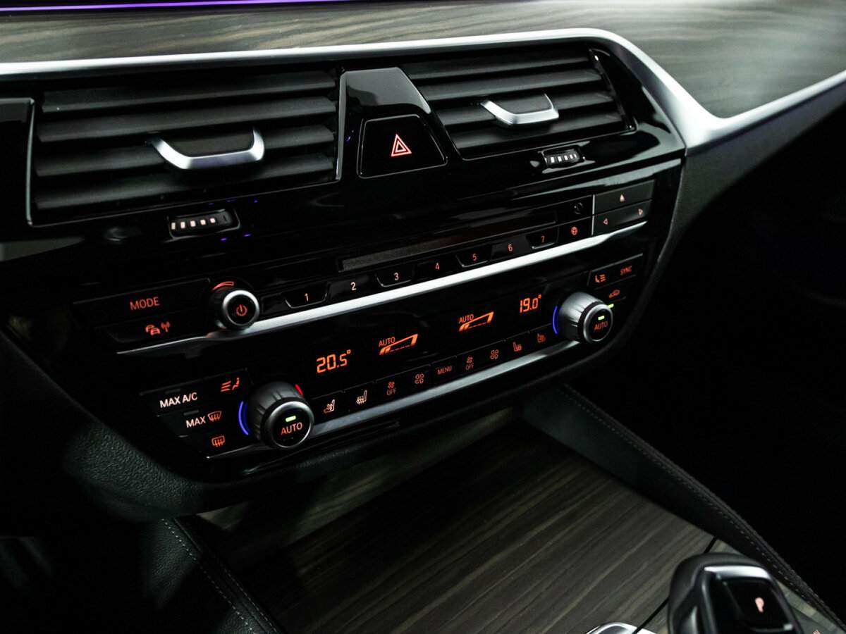 BMW 5 серии 2017 года с пробегом. Фото: #22