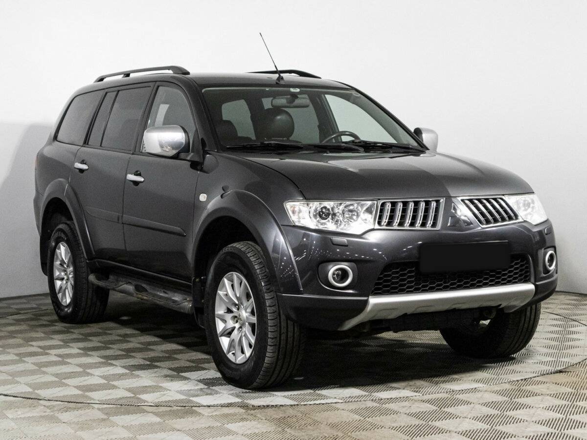 Mitsubishi Pajero Sport 2011 года с пробегом. Фото: #2