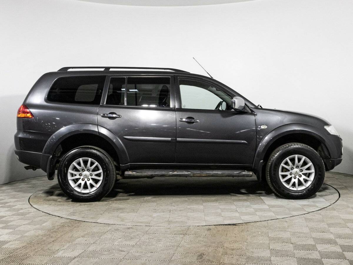 Mitsubishi Pajero Sport 2011 года с пробегом. Фото: #3