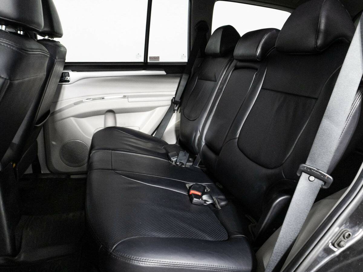 Mitsubishi Pajero Sport 2011 года с пробегом. Фото: #9