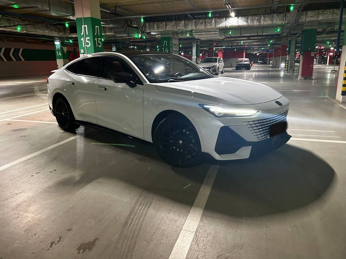 Changan UNI-V 2023 года с пробегом. Фото: #2