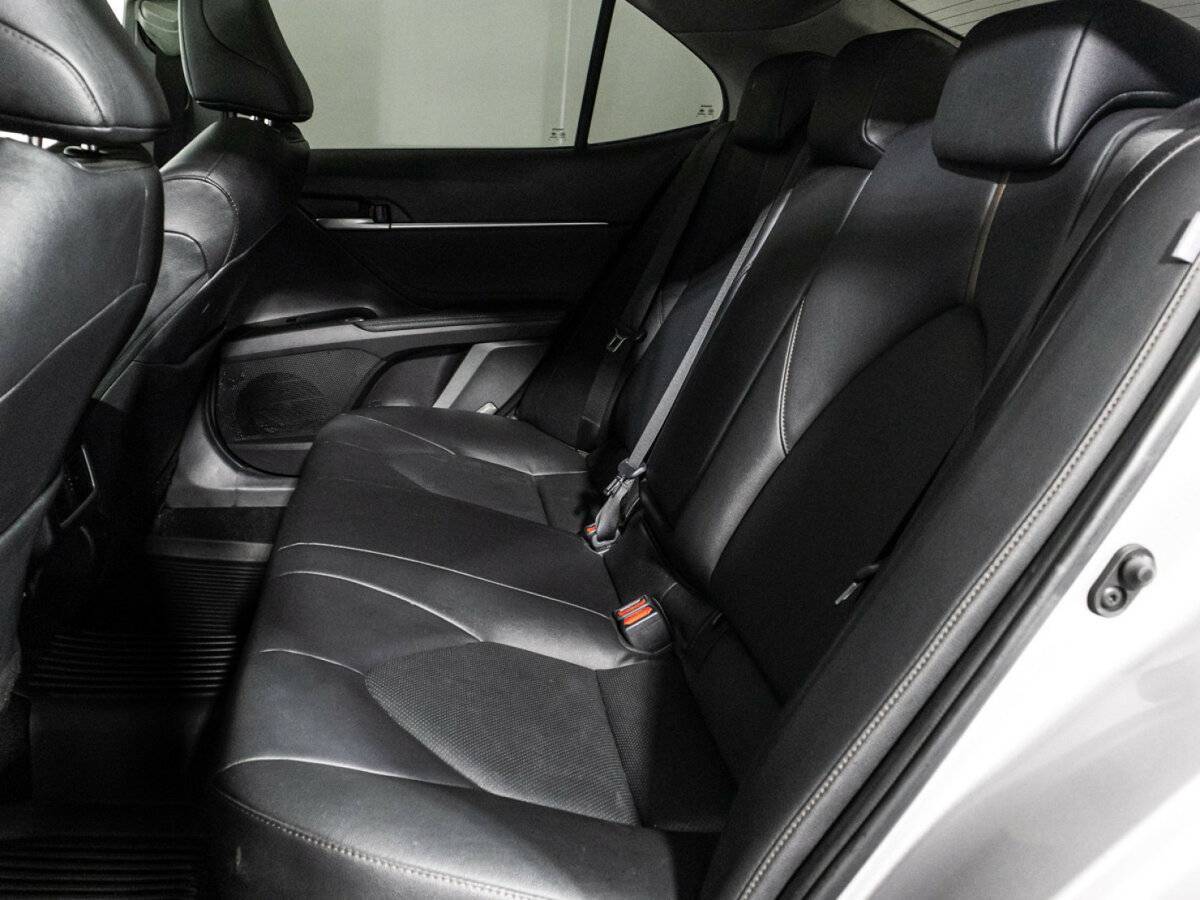 Toyota Camry 2022 года с пробегом. Фото: #9
