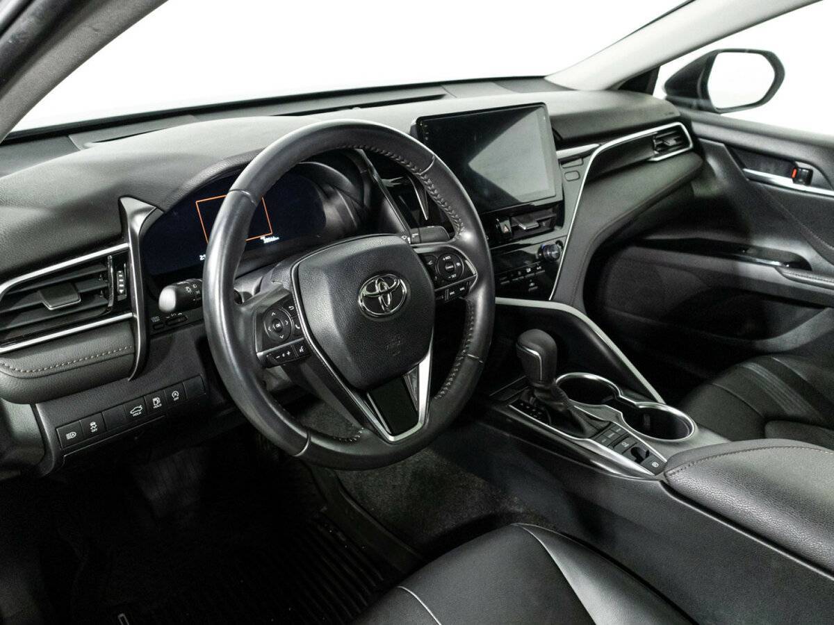 Toyota Camry 2022 года с пробегом. Фото: #10