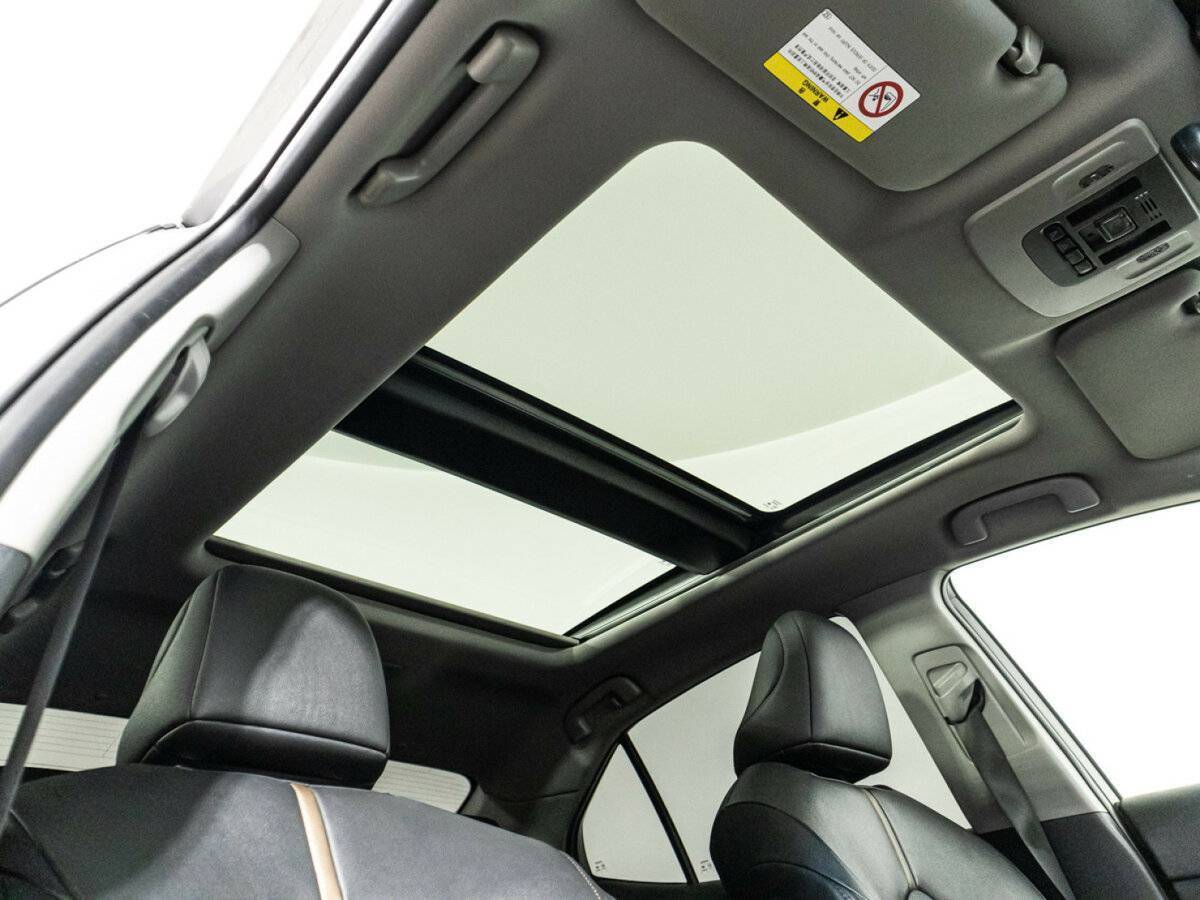 Toyota Camry 2022 года с пробегом. Фото: #20