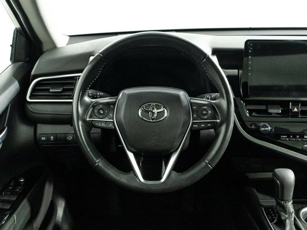 Toyota Camry 2022 года с пробегом. Фото: #21