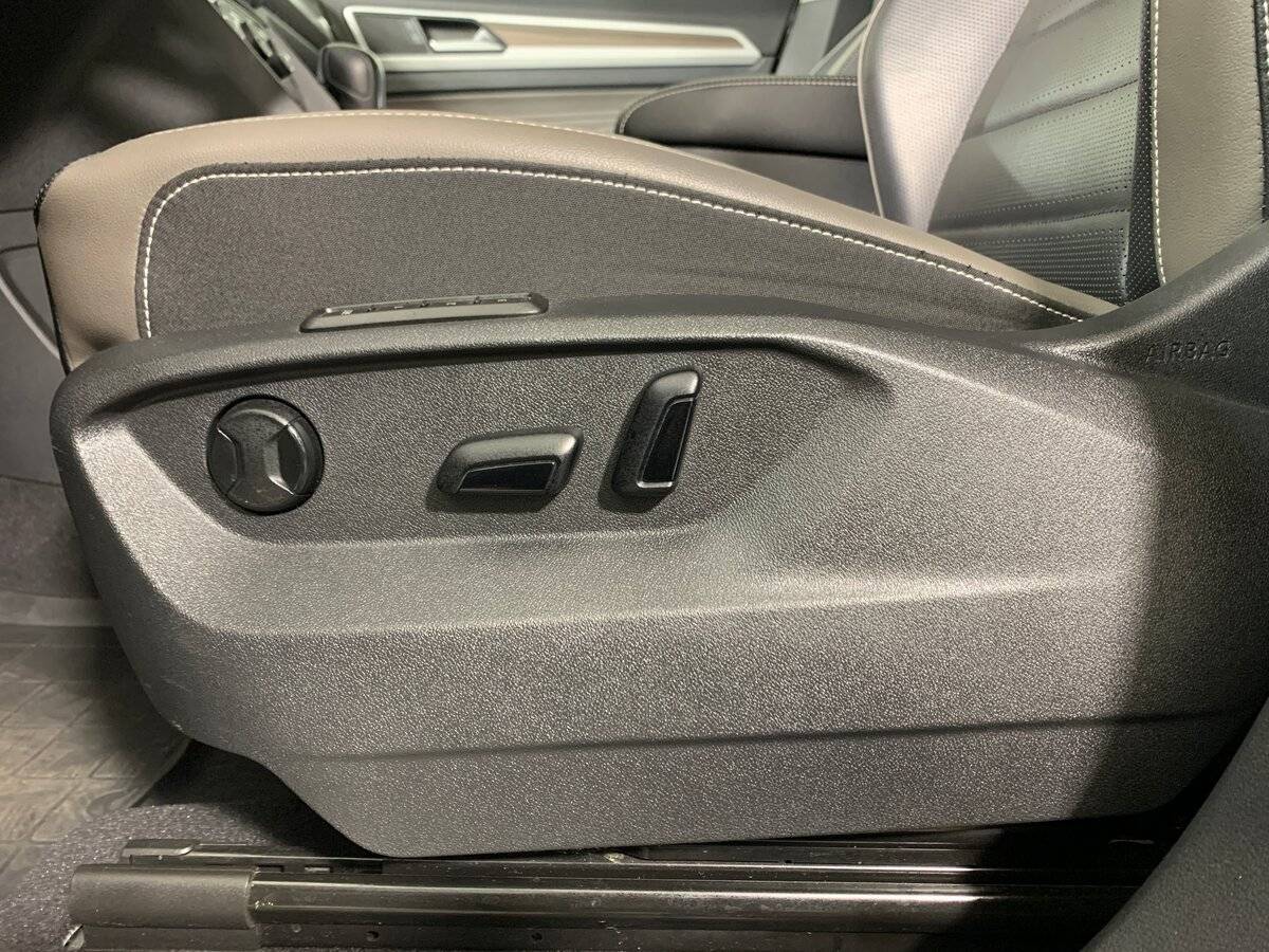 Volkswagen Teramont 2021 года с пробегом. Фото: #16