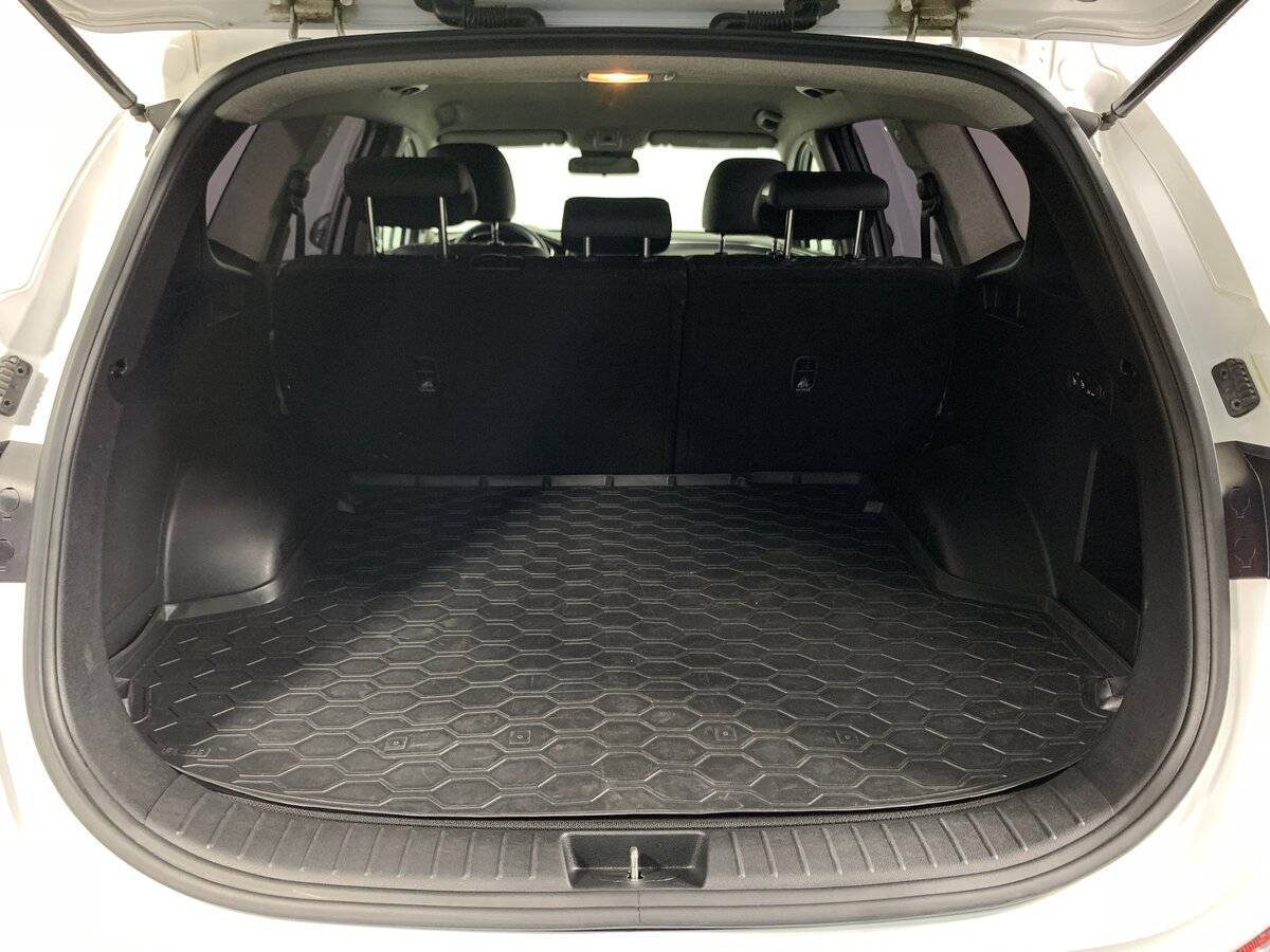Hyundai Santa Fe 2019 года с пробегом. Фото: #18
