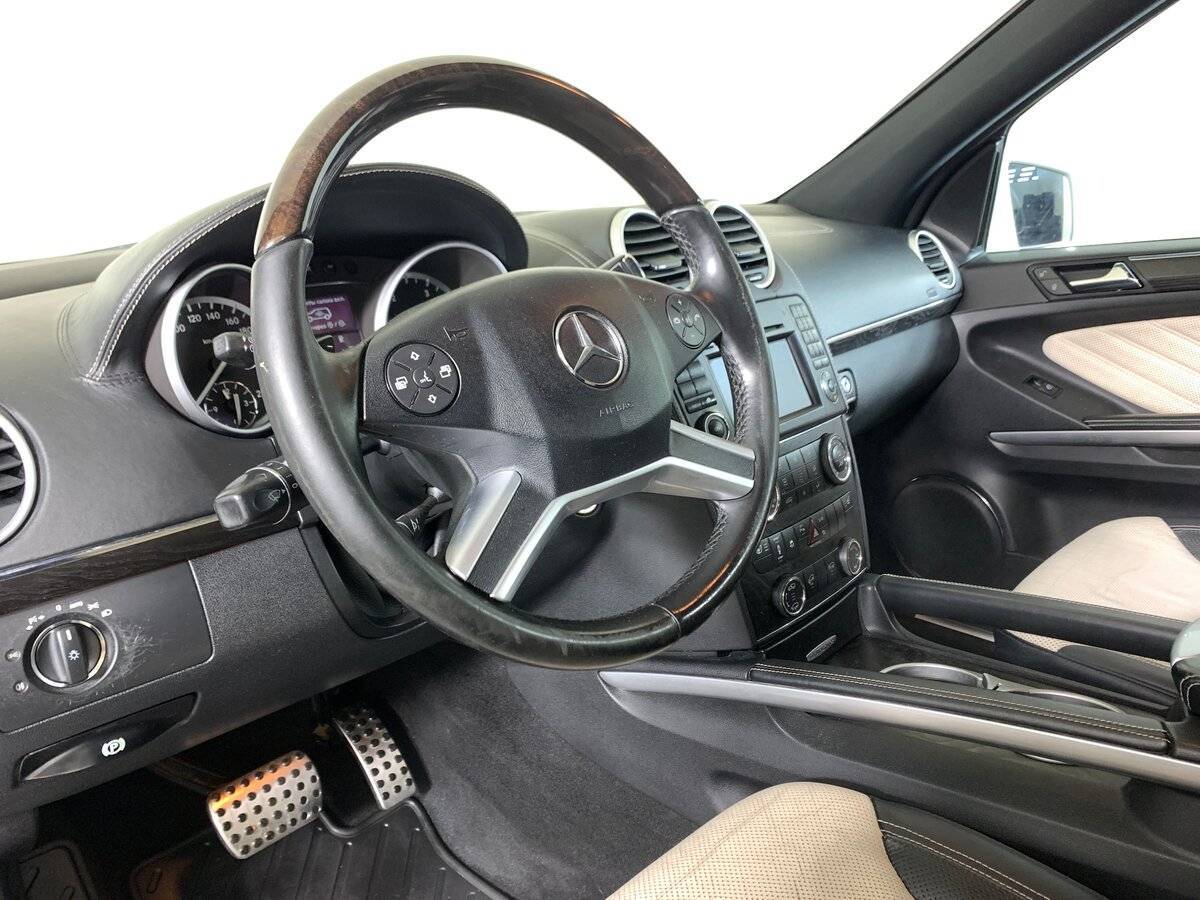 Mercedes-Benz GL-Класс 2011 года с пробегом. Фото: #10