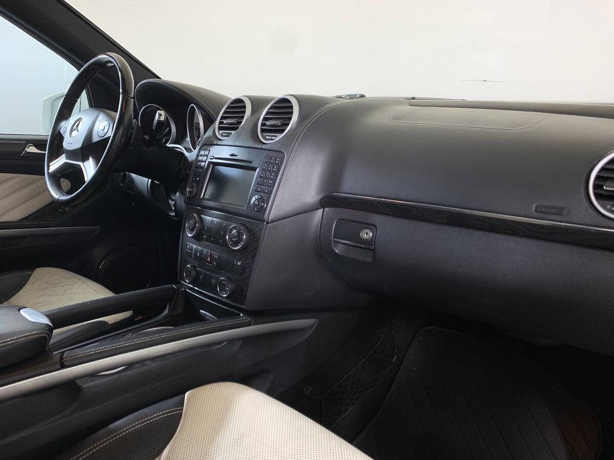 Mercedes-Benz GL-Класс 2011 года с пробегом. Фото: #12