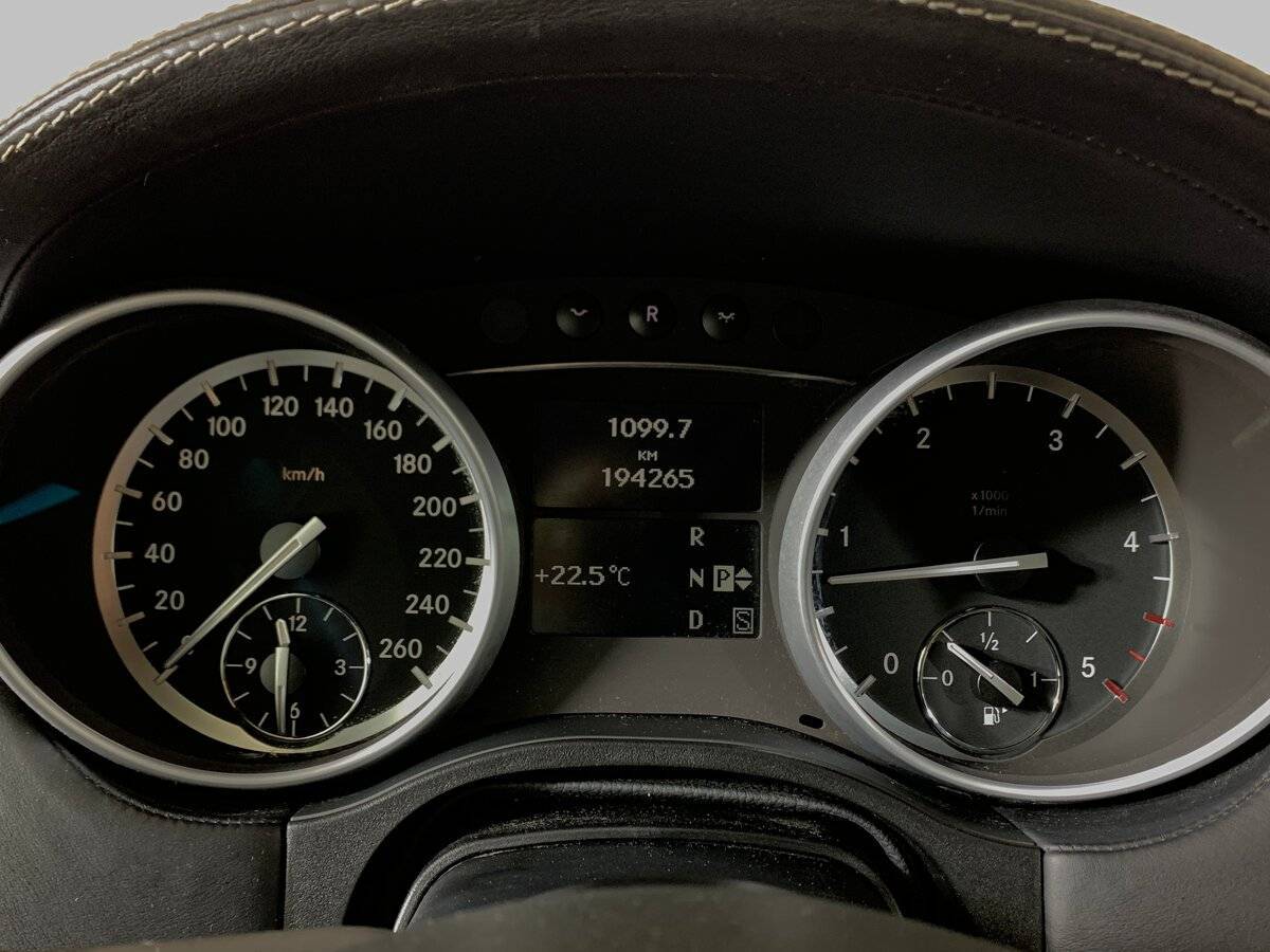 Mercedes-Benz GL-Класс 2011 года с пробегом. Фото: #13