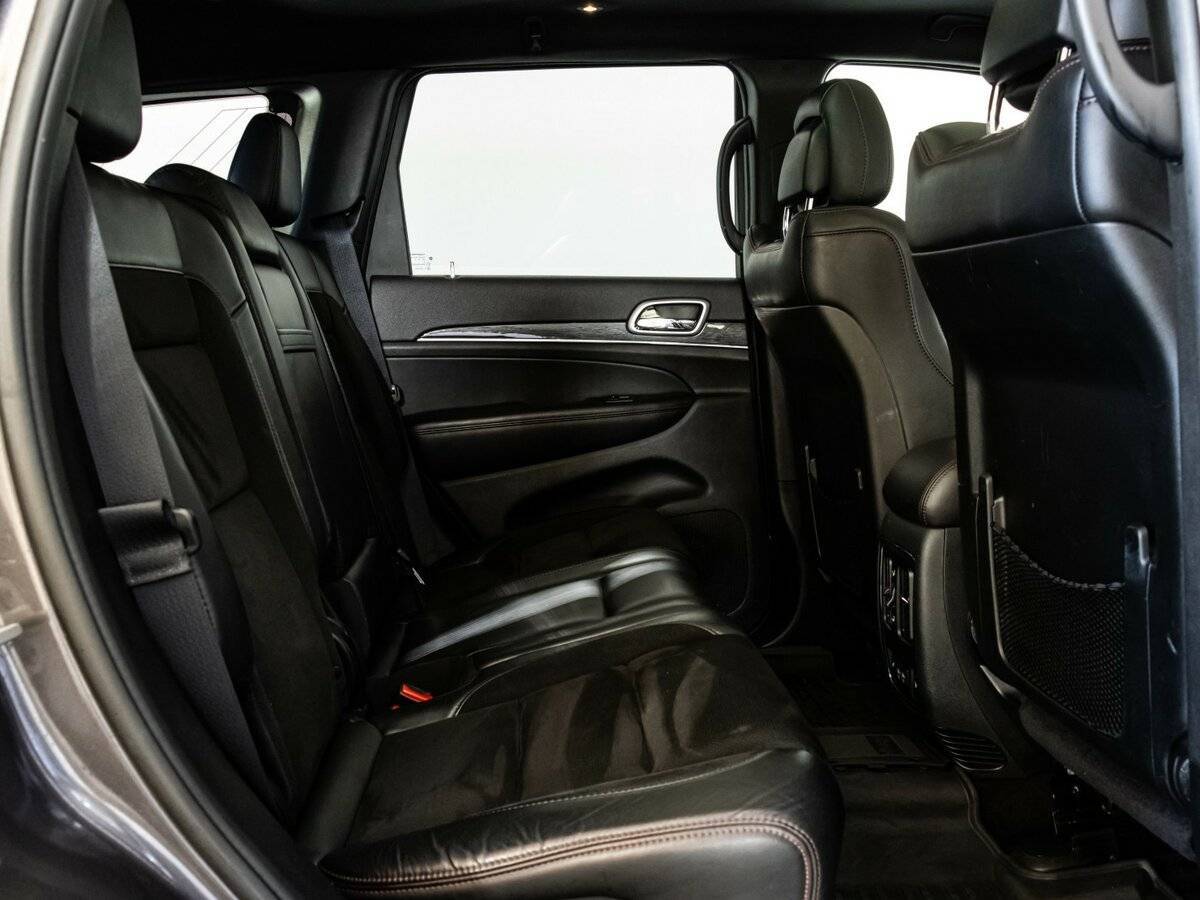 Jeep Grand Cherokee 2018 года с пробегом. Фото: #18