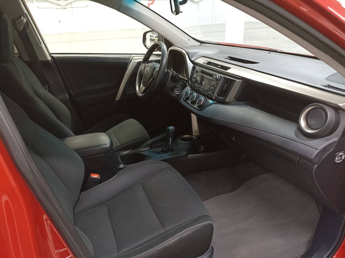 Toyota RAV4 2014 года с пробегом. Фото: #10