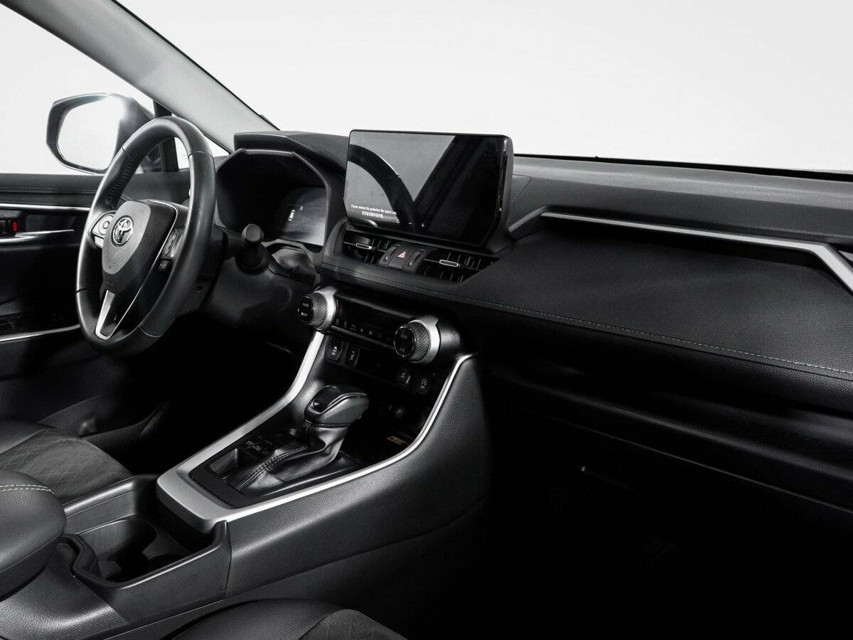 Toyota RAV4 2024 года с пробегом. Фото: #8