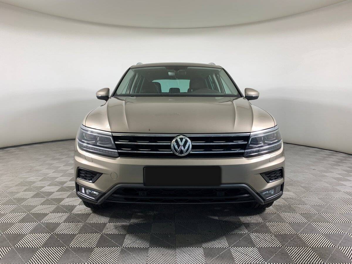 Volkswagen Tiguan 2018 года с пробегом. Фото: #1