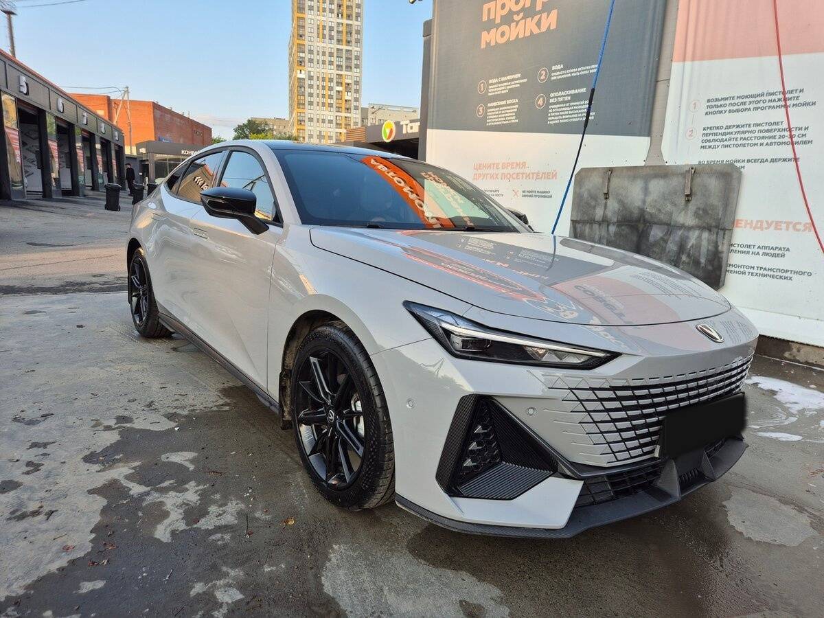 Changan UNI-V 2023 года с пробегом. Фото: #1