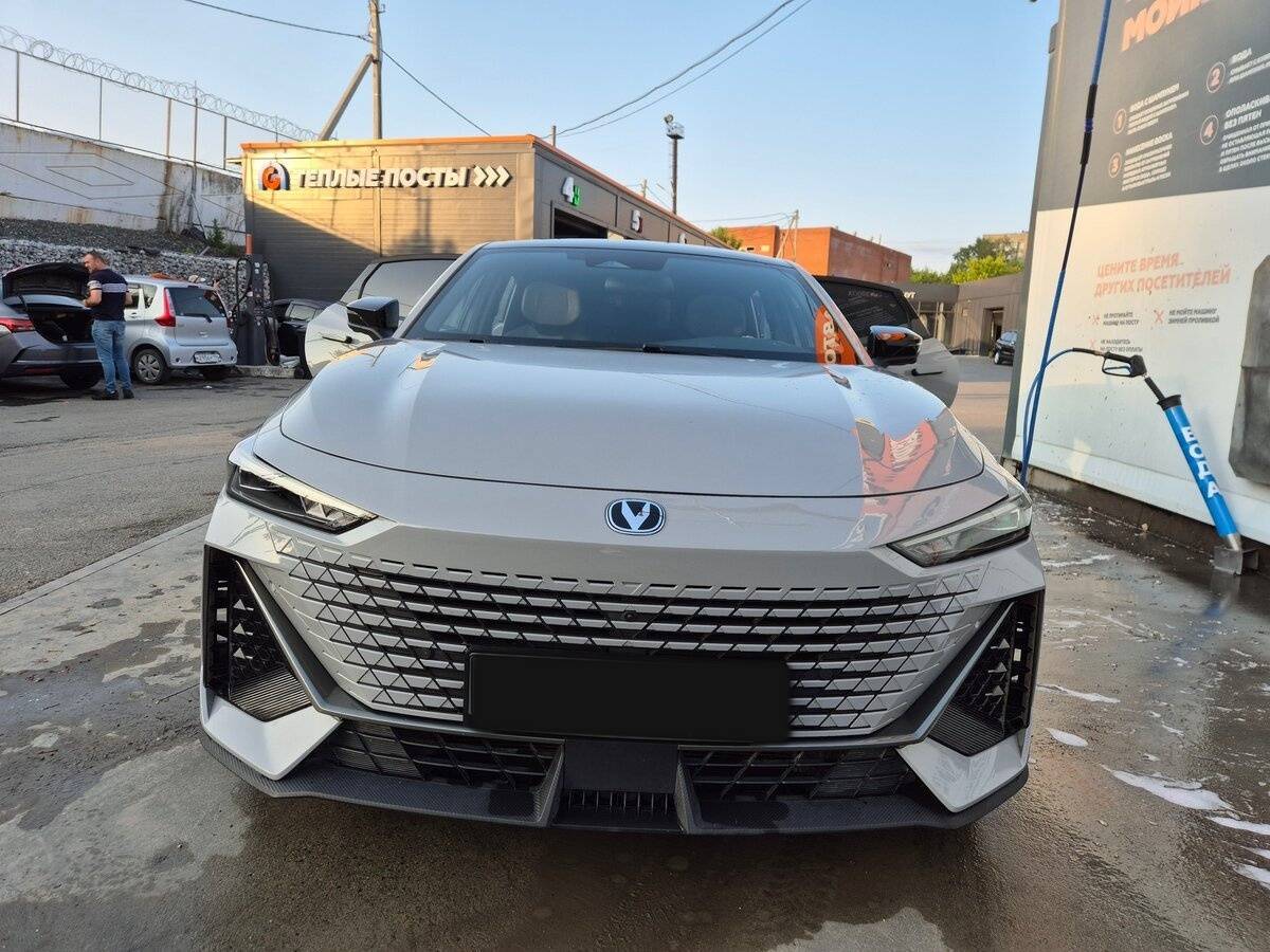 Changan UNI-V 2023 года с пробегом. Фото: #2